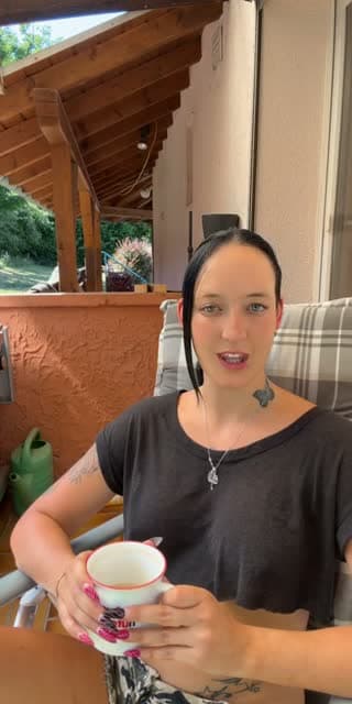 @lunabeeofficial1 TikTok live