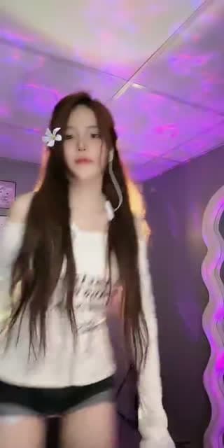 Ủa - @ltdknee