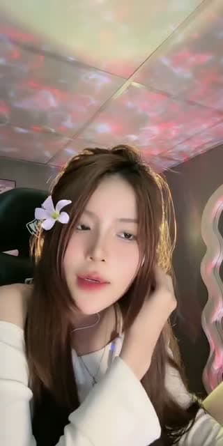 Ủa - @ltdknee
