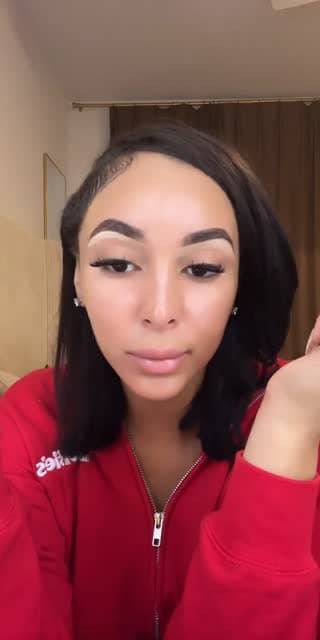 TikTok live: grwm bottle  girl in miami by @daisydelight