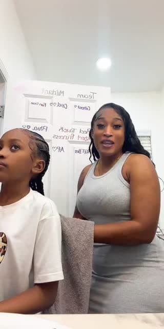 Past TikTok live: Vibe 💚🤎 by @_bigbattycc_
