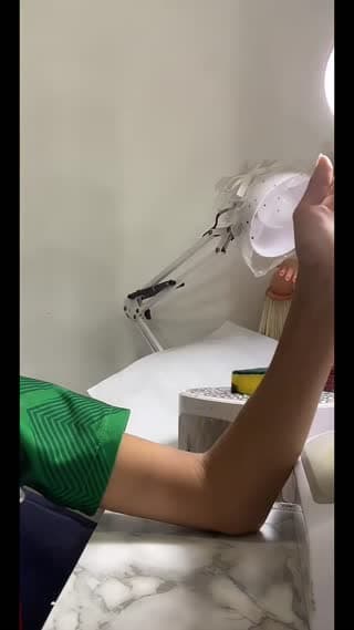 estoy aburrida manden regalos