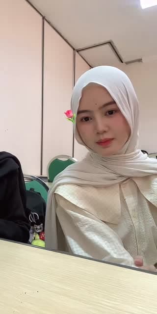 @nailazyaa TikTok live stream