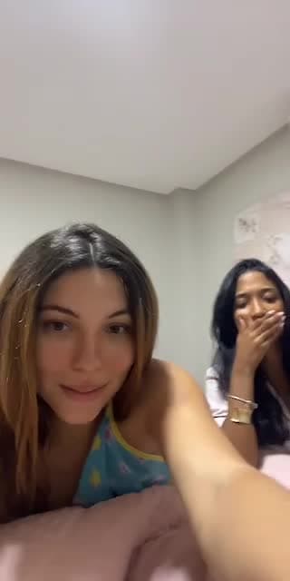 @bruna.paiva3 TikTok live stream