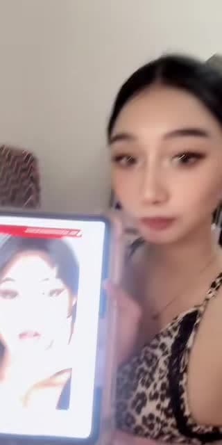 TikTok live: grwm kasi wala lang by @juliee_yace3