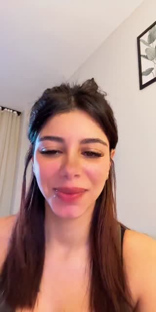 @bellaadeeb TikTok live stream