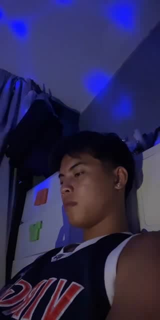 TikTok live: PM FOR GT SUBS💦 by @bugsbunns5
