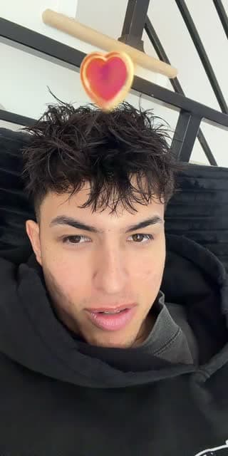 @yurnboi TikTok live stream