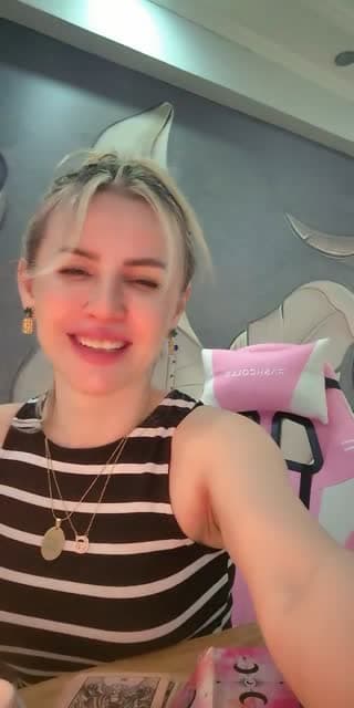 TikTok live: tarot açılımı by @ajnatarot