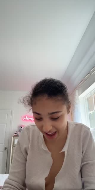 Past TikTok live: hey hos by @gimmieasia
