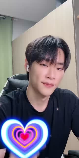 Past TikTok live: こんにちは by @lvka_0