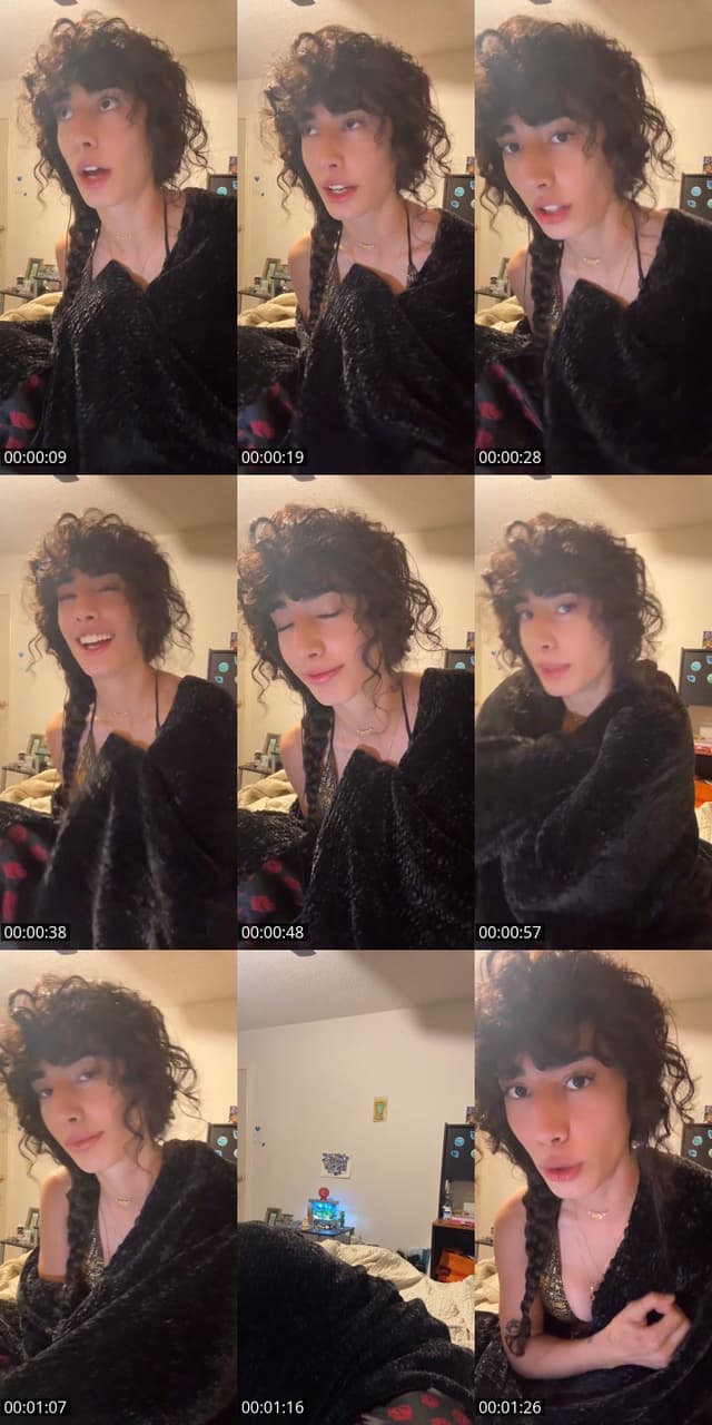 TikTok live: Ask a❓ by @red.kissing.vi0let