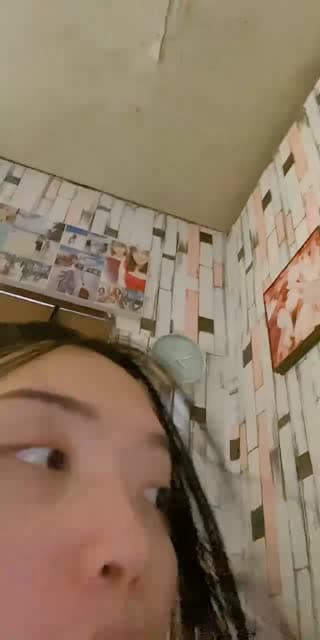 TikTok live: Cant sleep bruh kwiki layb muna by @iecyyy_