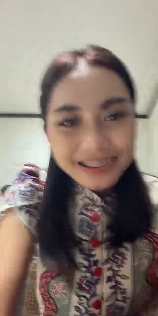 TikTok live: hey lol by @underneathestarsss