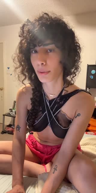 TikTok live: Ask a❓ by @red.kissing.vi0let