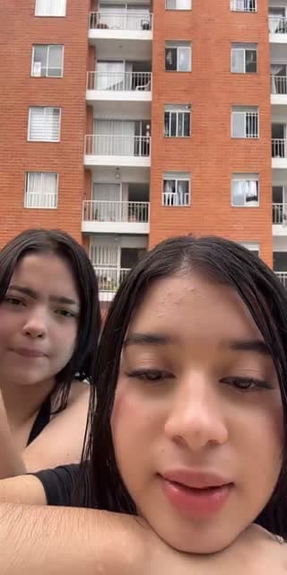 TikTok live: Un título curioso como el oso by @hellen.j.v