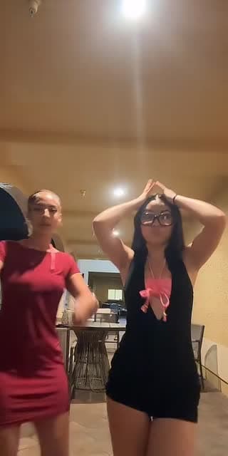TikTok live: i’m backkk by @iiamm.kamila