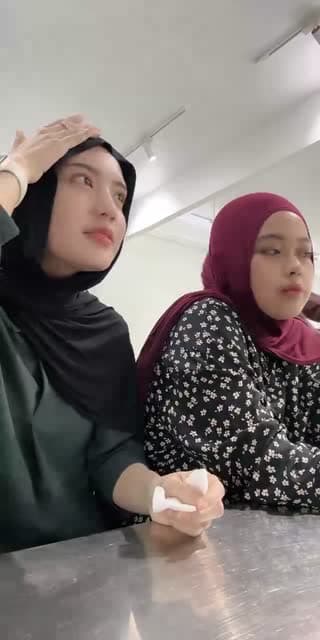 @szaabil TikTok live stream