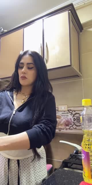 TikTok live: 🙋‍♀️ هاي by @vxcvvhl0