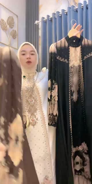 TikTok live: GEBYAR DISKON🔥🔥🔥 by @sheilla_deea