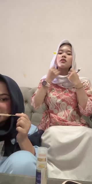 TikTok live: 😜 by @adeliiiiiiiiia_