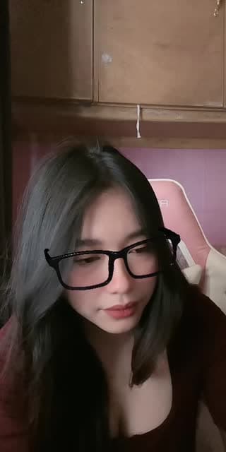 TikTok live: Dare by @lovehanna_03