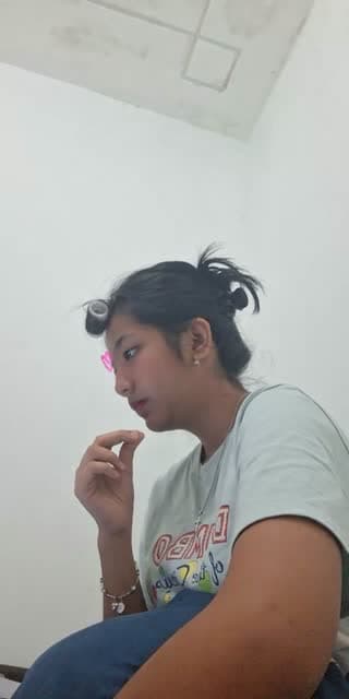 TikTok live: study with me by @denalovav