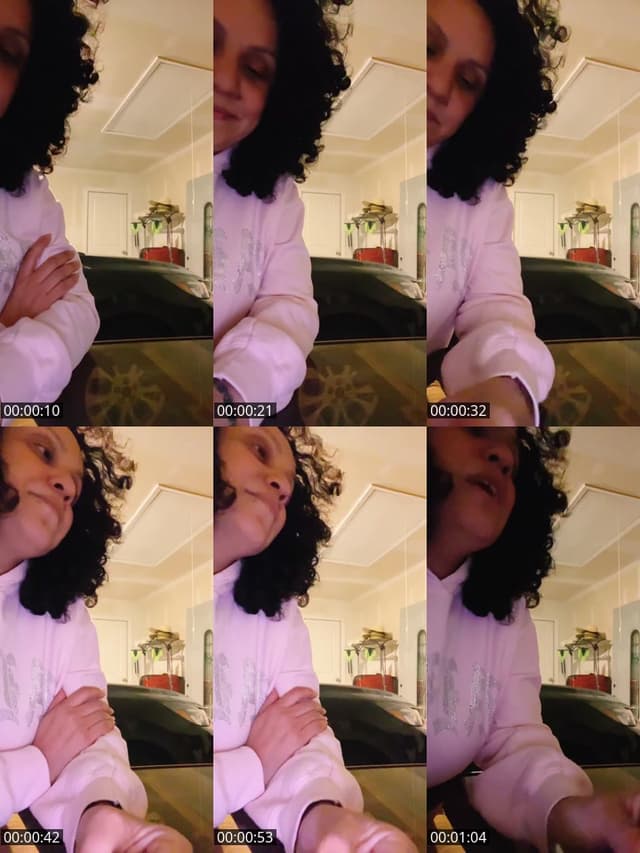 TikTok live: 😘 by @angie_loves_me