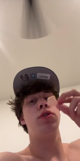 TikTok live: Chillin by @imhimmmm28