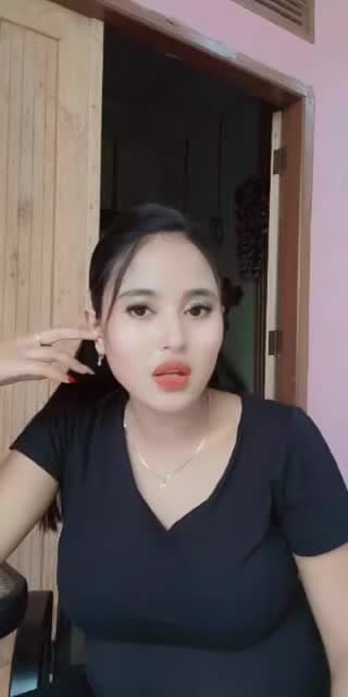 @rosita.ros437 TikTok live stream