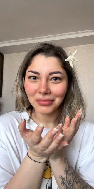 Past TikTok live: Just chill 🫠🦊 by @muuuusya