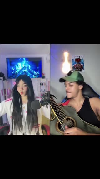 TikTok live: Hablemos un poquito 🫶🏼💗 by @lenay_vv