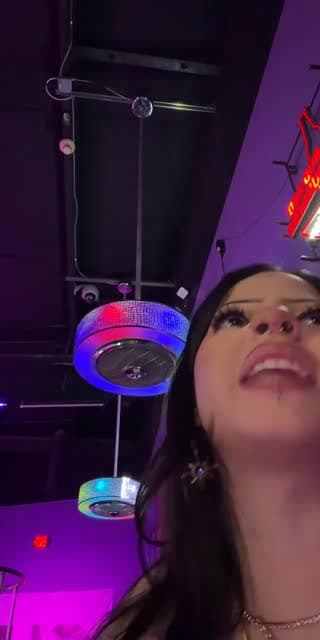 TikTok live: Heeyyyooo by @brinixole
