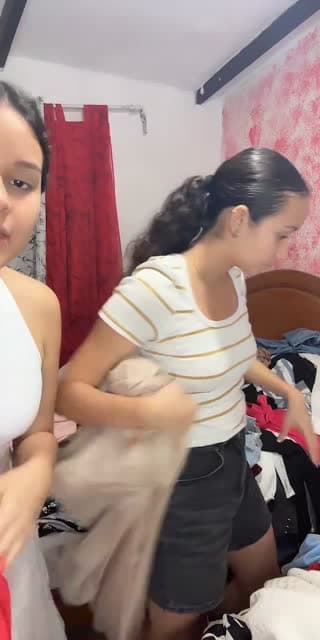 TikTok live: Venta de ropa by @tamyalvv