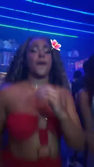 TikTok live: Oii by @gih.souza99