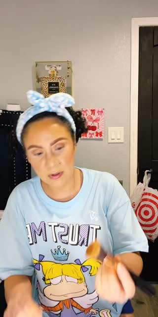 TikTok live: 😘 by @angie_loves_me