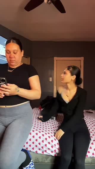 TikTok live: tiktok im 18 by @..alenah