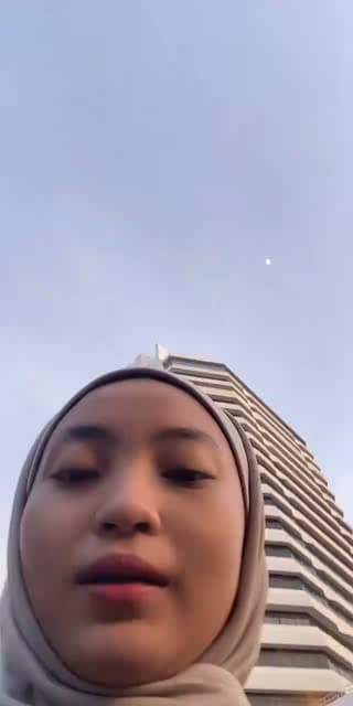TikTok live: lari lari by @najwafarhanahhh