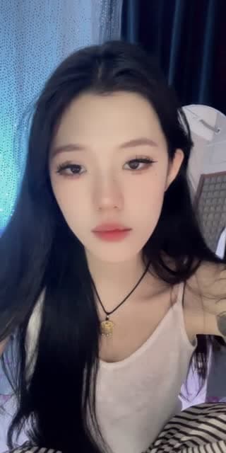 TikTok live: Dance never stops. by @nia83370