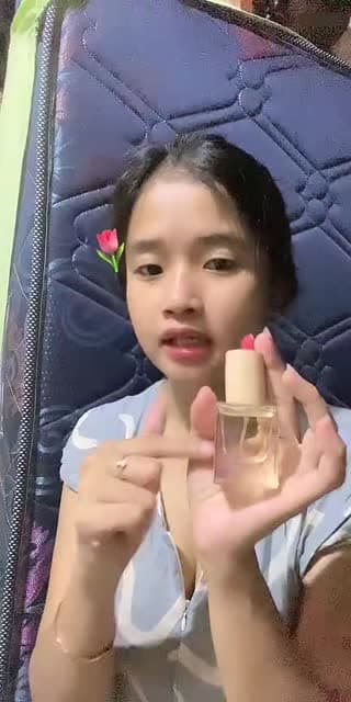 TikTok live: yuu co der by @faeessence