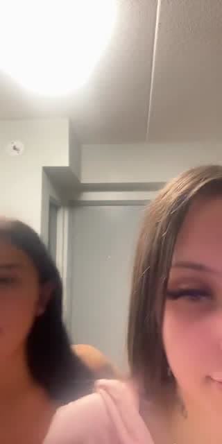 @badbeachgenre TikTok live stream