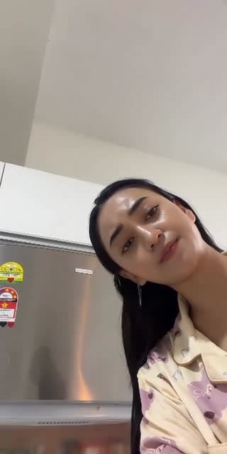 Past TikTok live: 5min live by @sunroset_