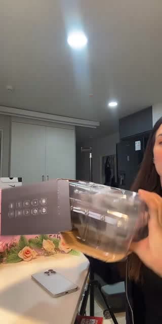 TikTok live: Hola💖 by @rosangelaeslo
