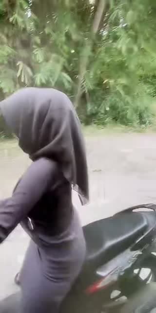 @shrdlv TikTok live stream