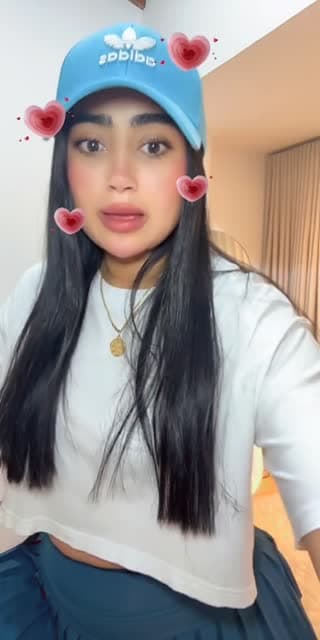 TikTok live: 🎀💗 by @monicavallejolives