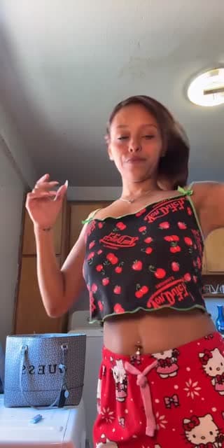 TikTok live: Cook with me by @yourstruly3451