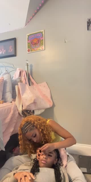 TikTok live: rates by @stina.nexttdoor