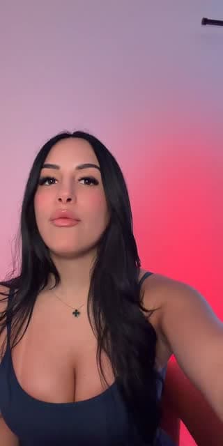 TikTok live: Bosses only 🔥 by @therealkatherinrojas