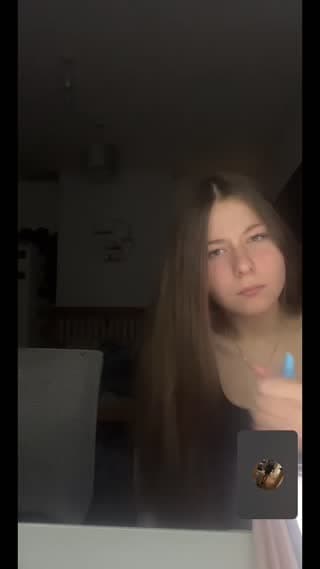 TikTok live: hiya by @georgia.hattersley.x