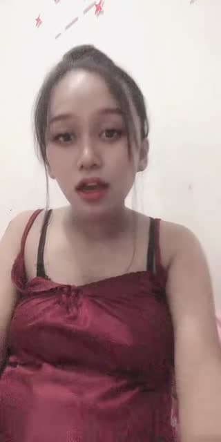 TikTok live: Bismillah rezeki dde utun by @bundafamel3